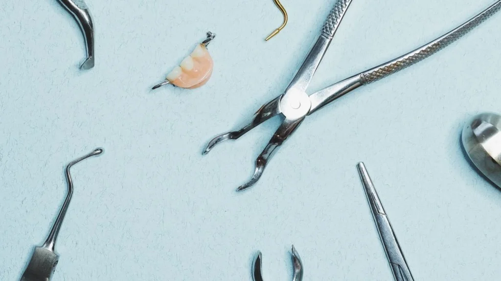 Stomatološki instrumenti za pregled i čišćenje zuba